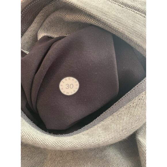 Lululemon Commission Men's Shorts Gray Size 30 with 9" inseam Chinos - Picture 8 of 8